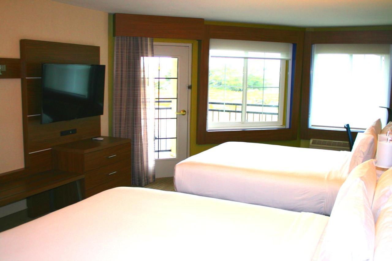 Holiday Inn Express Hotel & Suites Marina By Ihg Luaran gambar