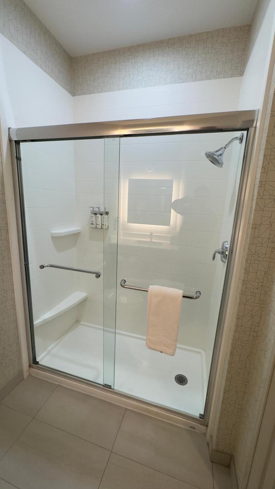 Holiday Inn Express Hotel & Suites Marina By Ihg Luaran gambar